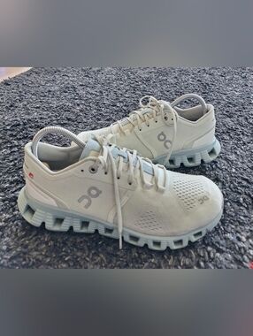 On Cloud X Women’s Size 6.5 Aloe White Running Training CloudTec Lightweight